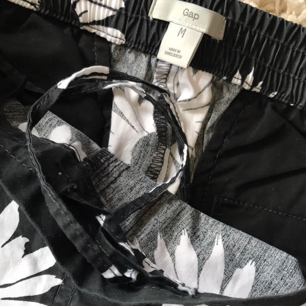 Gap pants.  M.  DONATING SOON - Picture 2 of 4